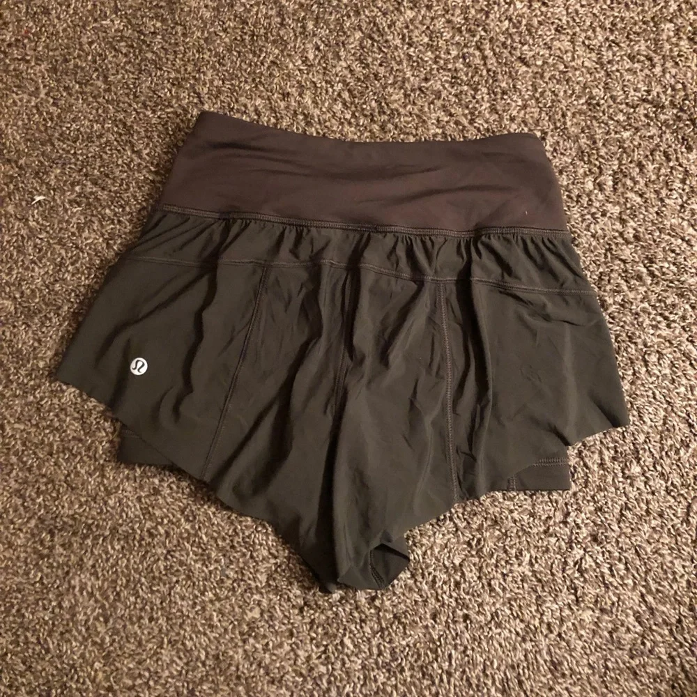Lululemon Olive Green Squad Goals Shorts - Picture 4 of 11